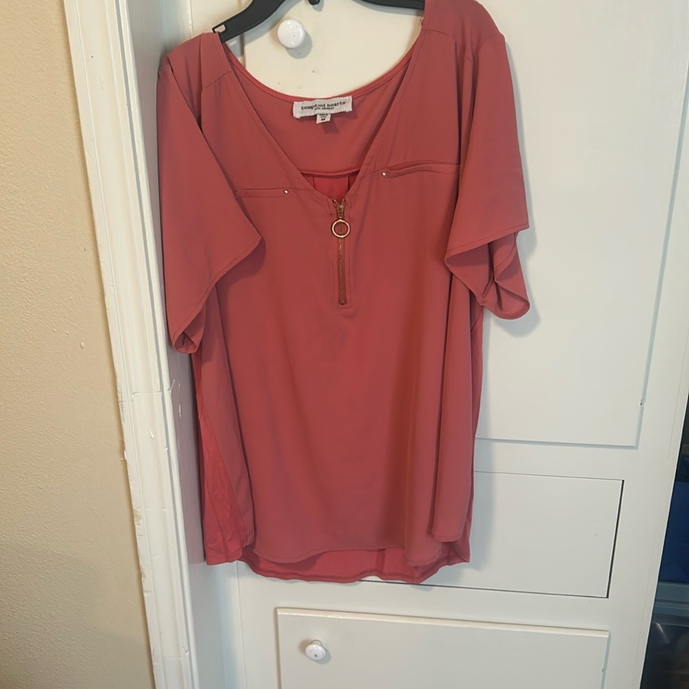 Tempted hearts 3x gently used zipper in front. Color is a darker coral.